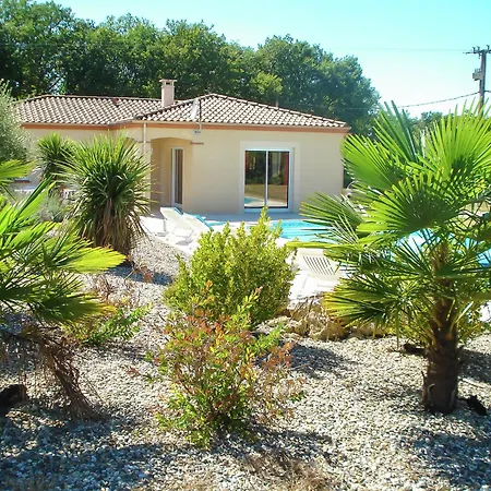 Panoramic Poolside *